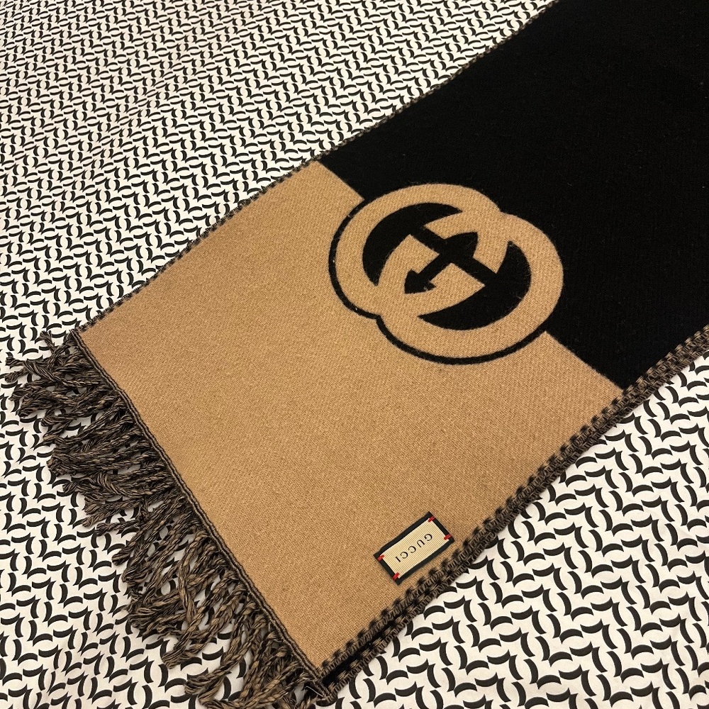GUCCI GG Interlock Men’s Scarf